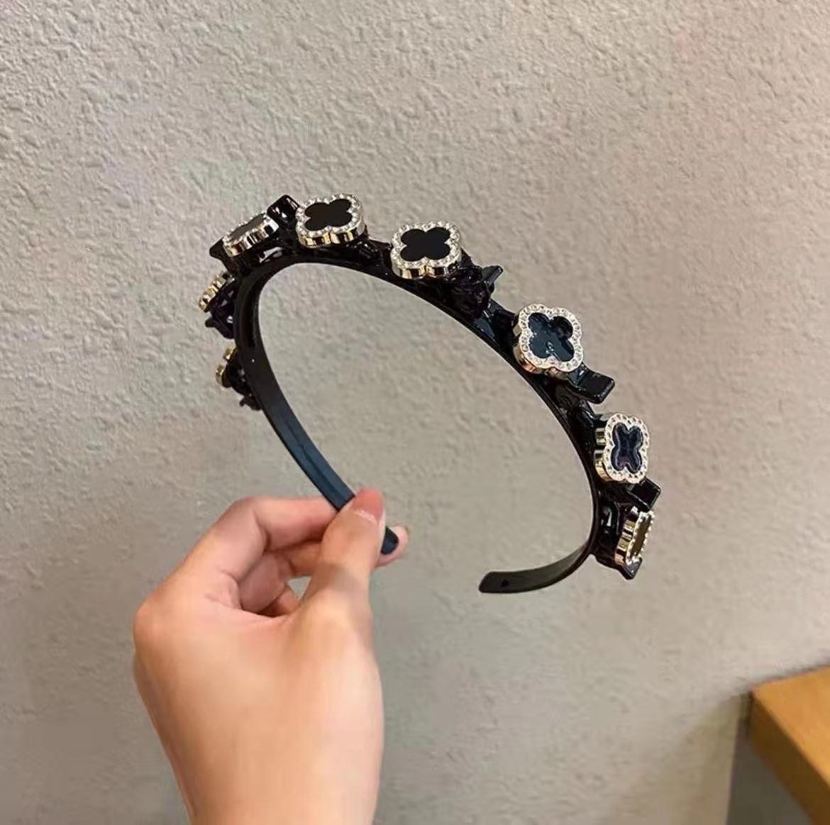 【A1003】Headband with clip for hair fragmentation