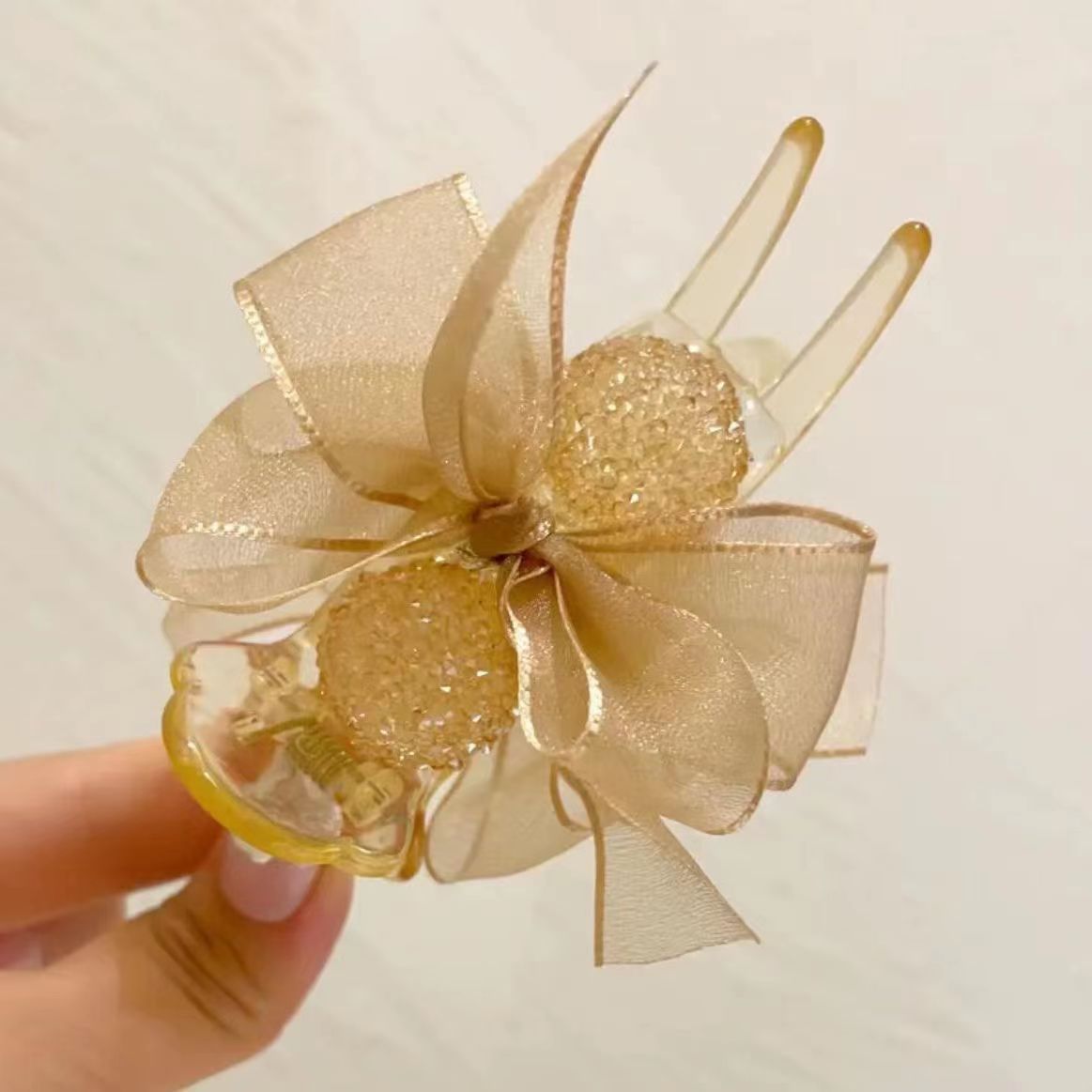 【A1021】Ball hair butterfly duck mouth hair clip