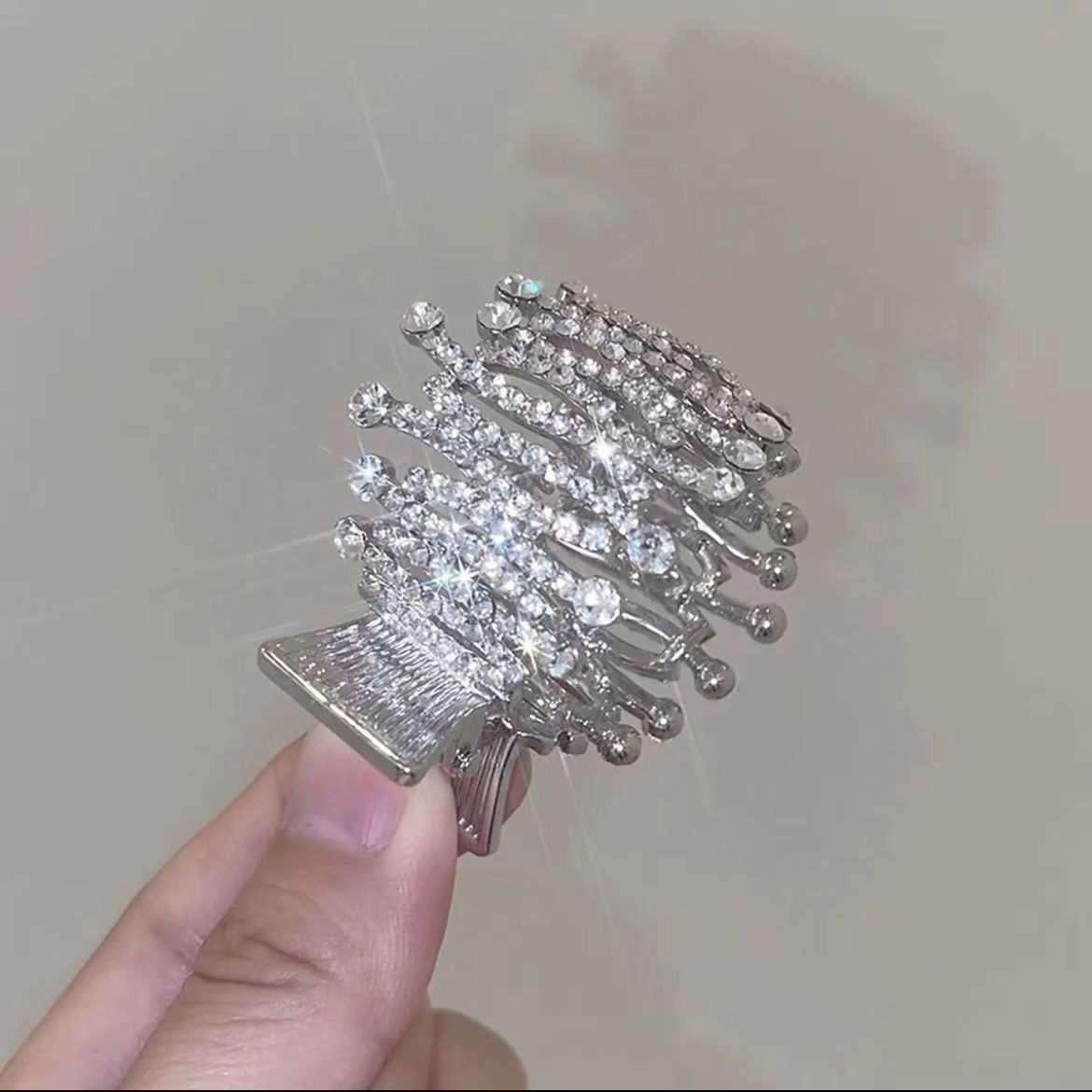 【A1018】 Water Diamond Ball Head Shark Clip