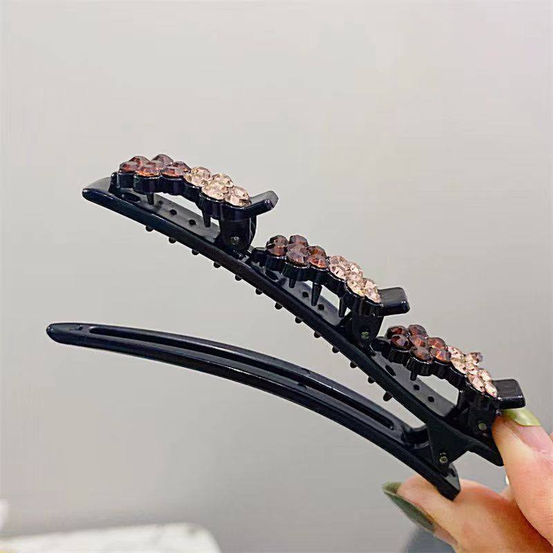 【A1010】A hair clip with messy hair