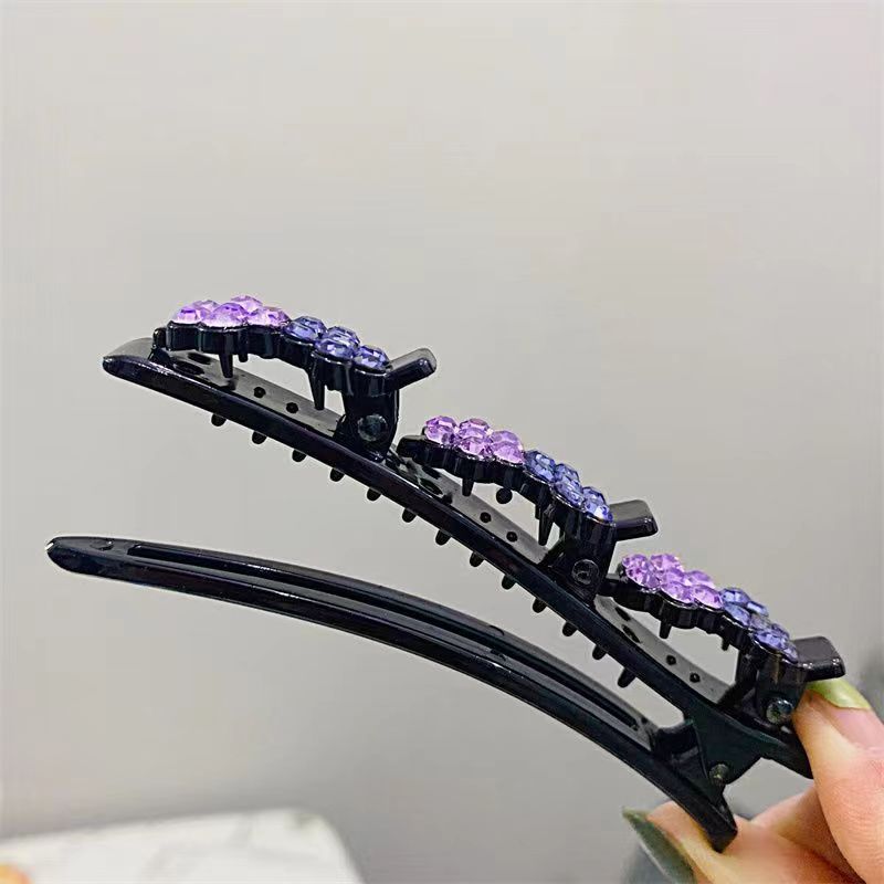 【A1010】A hair clip with messy hair