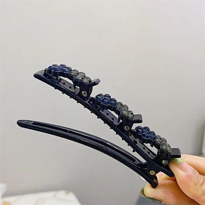 【A1010】A hair clip with messy hair