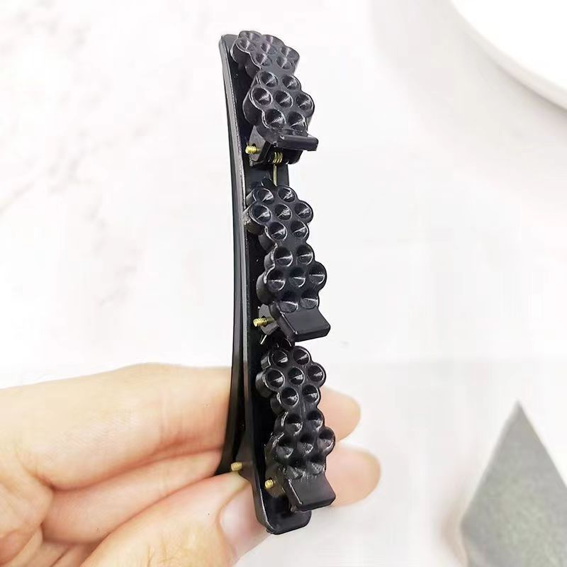 【A1010】A hair clip with messy hair